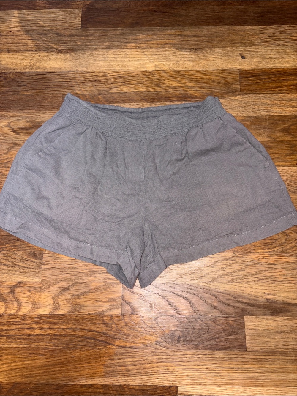 GAP gray pull on dressy shorts